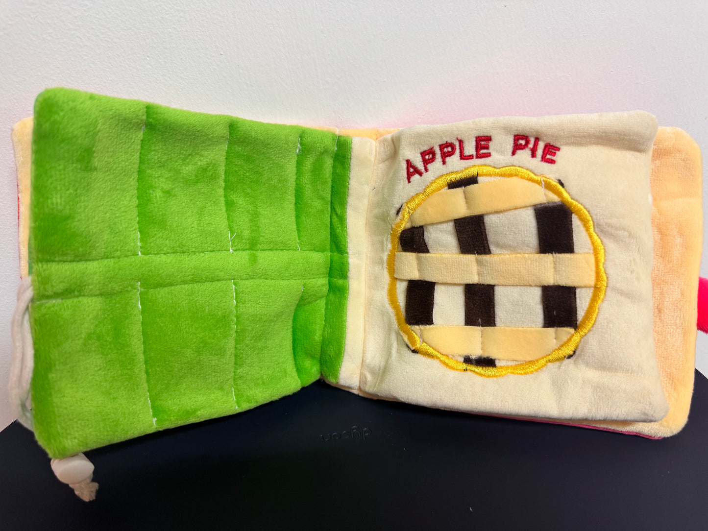 Cola's Snuffle Book – Interactive Puzzle Toy